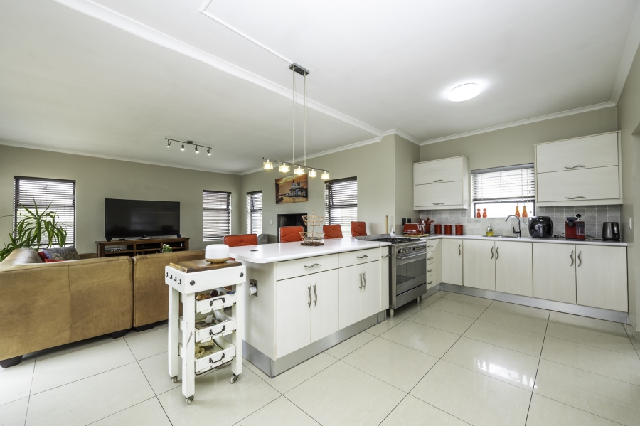 4 Bedroom Property for Sale in Sonkring Western Cape